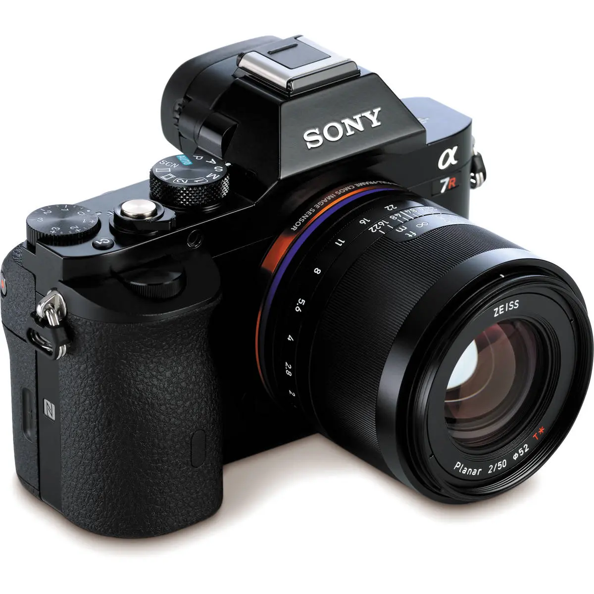 4. Carl Zeiss Loxia 50mm f/2 Planar T* (Sony E-Mount) Lens
