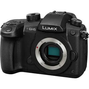 Panasonic Lumix DC-GH5 Body (kit box) Camera