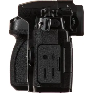 5. Panasonic Lumix DC-G95D Body thumbnail