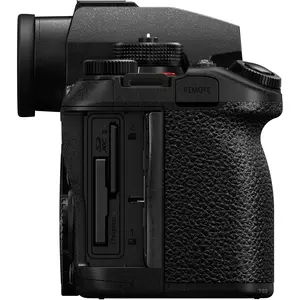 4. Panasonic Lumix S1 IIE thumbnail